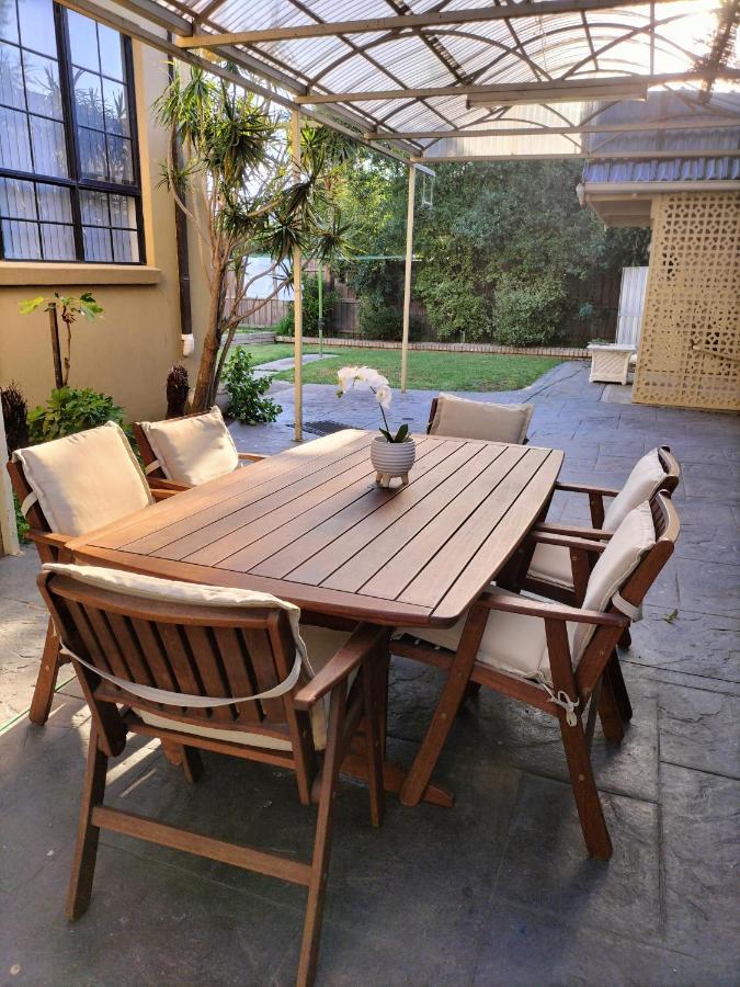 Апартаменты 12 Mins To Mel Airport-Good Wood House St Albans Экстерьер фото