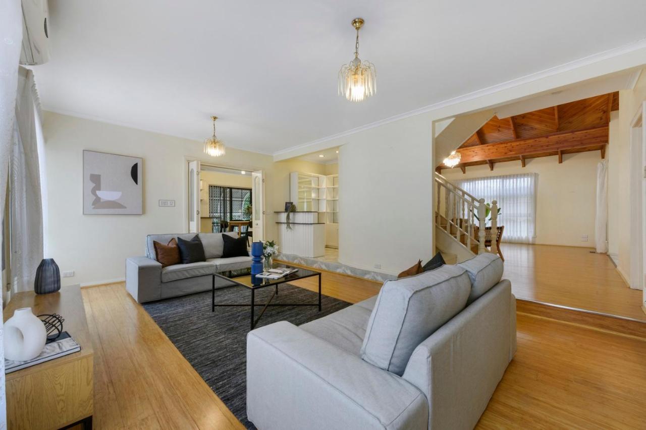 Апартаменты 12 Mins To Mel Airport-Good Wood House St Albans Экстерьер фото