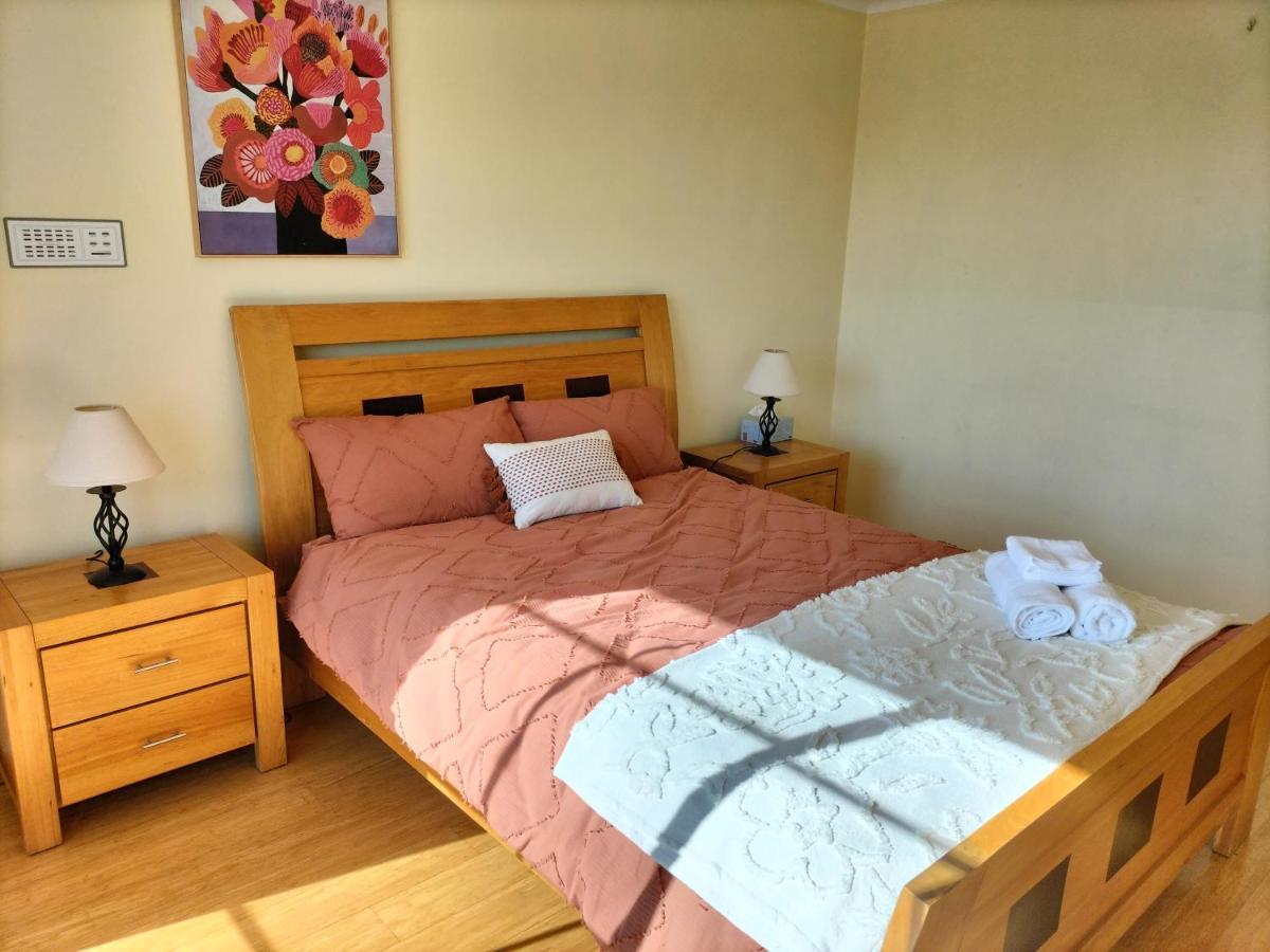 Апартаменты 12 Mins To Mel Airport-Good Wood House St Albans Экстерьер фото